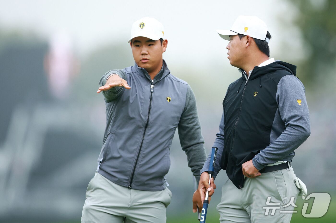 본문 이미지 - 프레지던츠컵에 나서는 김주형과 김시우. ⓒ AFP=뉴스1