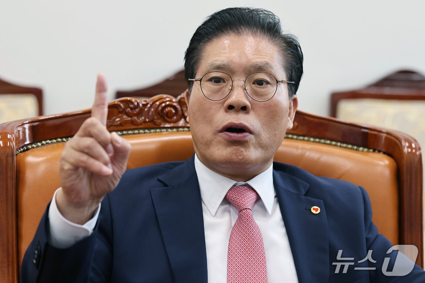 본문 이미지 - 송석준 국회 외교통일위원회 위원장이 지난 23일 서울 여의도 국회에서 뉴스1과 인터뷰를 하고 있다. 2026.9.23 ⓒ 뉴스1 황기선 기자