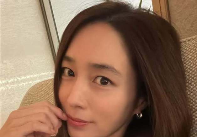 이민정, 애둘맘 맞아? 초근접샷으로 뽐낸 비주얼 [N샷]