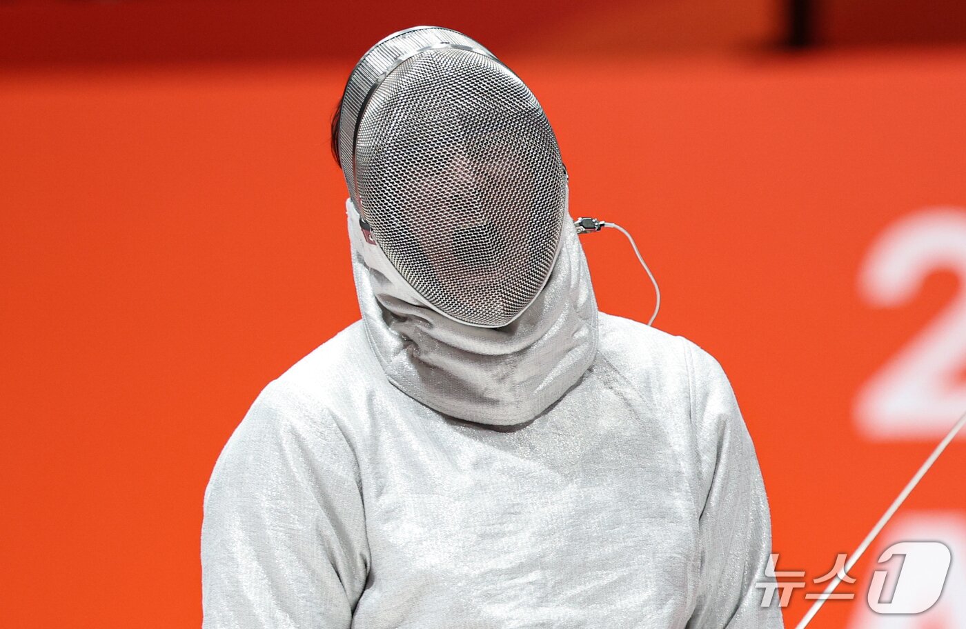 본문 이미지 - 대한민국 오상욱이가 23일 일본 도코나메시 아이치 스카이 엑스포홀에서 열린 2026 아이치·나고야 아시안게임 펜싱 남자 사브르 준결승에서 카자흐스탄 사르키스얀 아르욤을 꺽고 기뻐하고 있다. 2026.9.23 ⓒ 뉴스1 김도우 기자