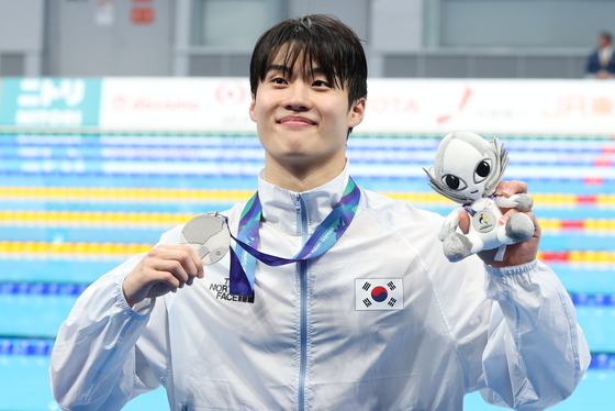 황선우 '빛나는 은메달'