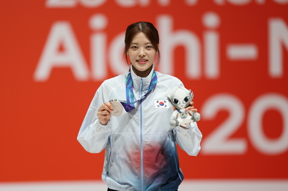 '깜짝 銀' 펜싱 박지희 "앞으로 플뢰레 더 유명해지길"[AG]