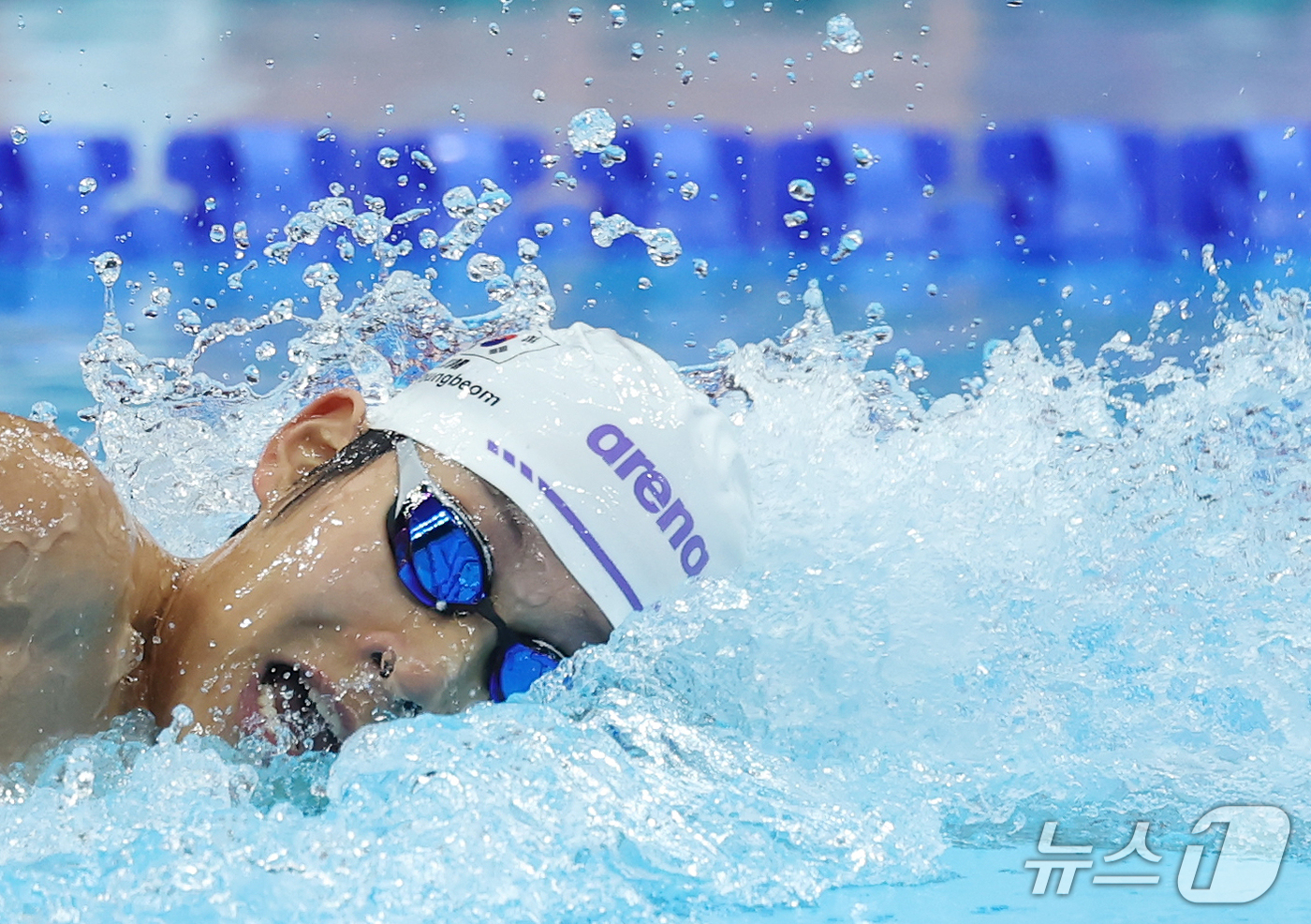 (도쿄=뉴스1) 김민지 기자 = 23일 도쿄 아쿠아틱스 센터에서 열린 2026 아이치·나고야 아시안게임 400m 혼성 혼계영에서 마지막 주자 김영범이 막판 스퍼트를 올리고 있다. …