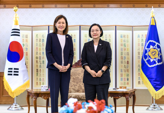 한 총리, 스틸 주한美대사 접견…"조선·반도체·AI 협력 성과 기대"