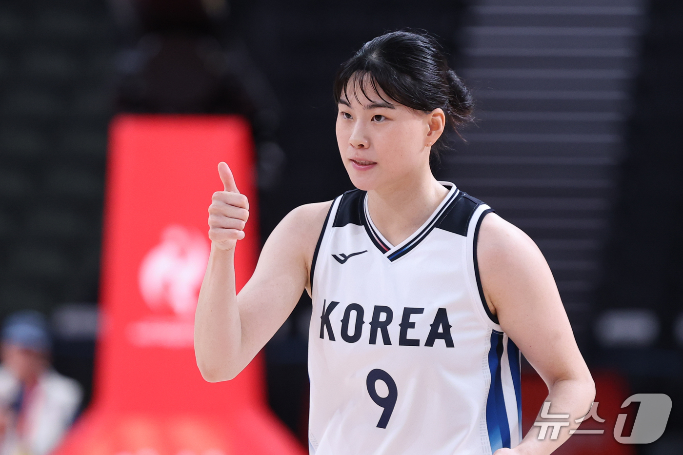 (나고야=뉴스1) 안은나 기자 = 24일 일본 나고야 아이치 인터내셔널 아레나에서 열린 2026 아이치·나고야 아시안게임 여자 농구 8강전 대한민국과 인도네시아의 경기, 한국 이소 …