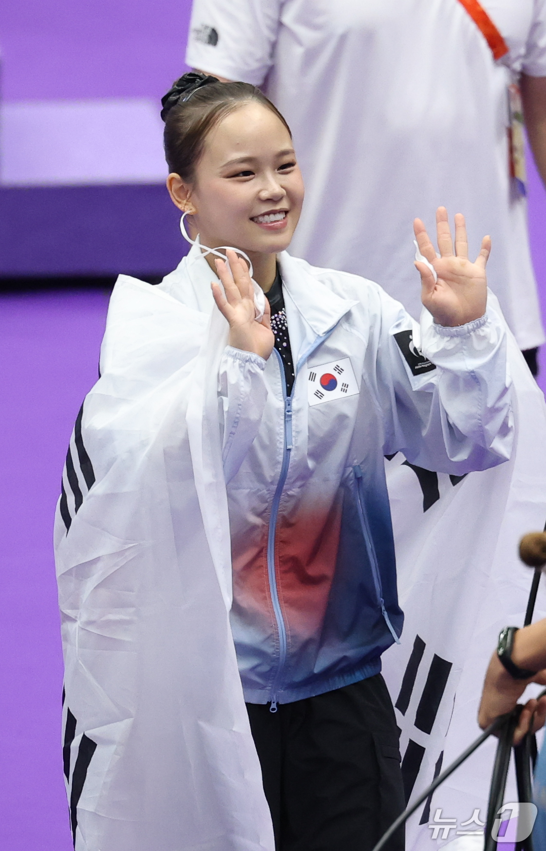 (나고야=뉴스1) 안은나 기자 = 대한민국 여서정이 24일 일본 나고야시 종합체육관에서 열린 2026 아이치·나고야 아시안게임 기계체조 여자 도마 개인전 결선에서 금메달을 확정지은 …