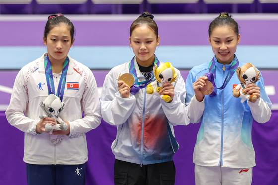여서정 금메달, '은메달' 안창옥은 굳은 표정