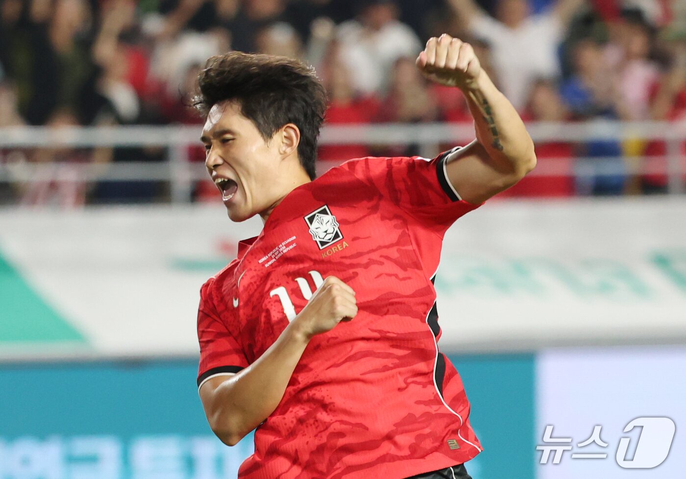 본문 이미지 - 24일 경기 수원시 팔달구 수원월드컵경기장에서 열린 축구 국가대표 평가전 대한민국과 에콰도르의 경기, 이동경이 득점을 한 뒤 기뻐하고 있다. 2026.9.24 ⓒ 뉴스1 김영운 기자