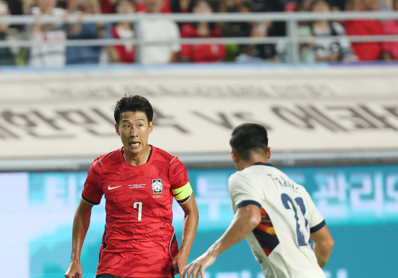 손흥민 '끝까지 달려'