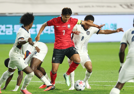 손흥민을 막아라