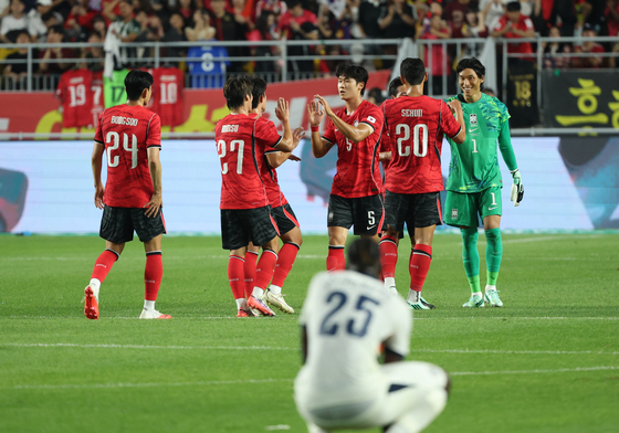 '간격·압박·체력' 강조한 모레노호, 첫 경기서 확인한 4-4-2 가능성