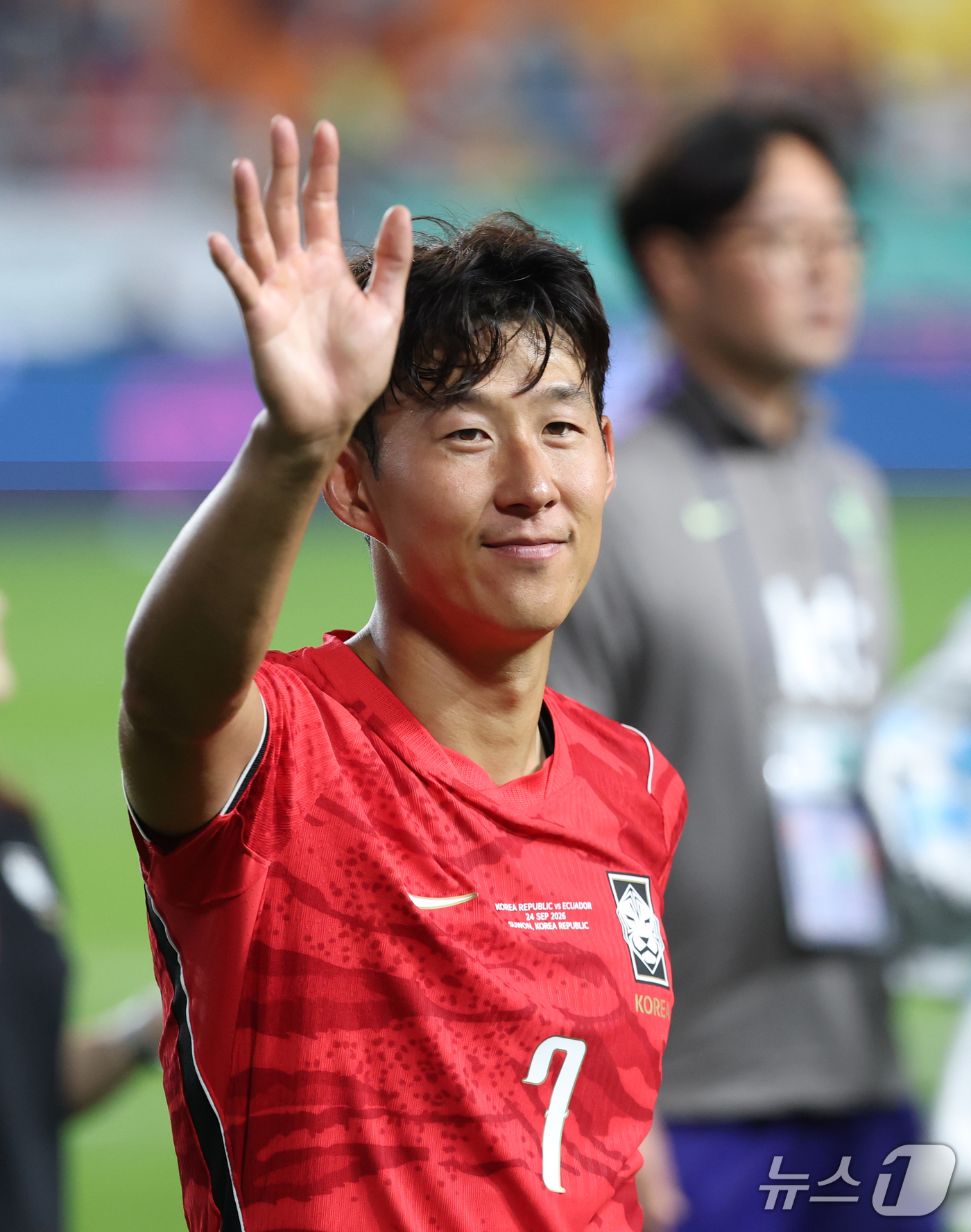 (수원=뉴스1) 김영운 기자 = 24일 경기 수원시 팔달구 수원월드컵경기장에서 열린 축구 국가대표 평가전 대한민국과 에콰도르의 경기, 축구대표팀이 3대0으로 승리했다. 손흥민이 관 …