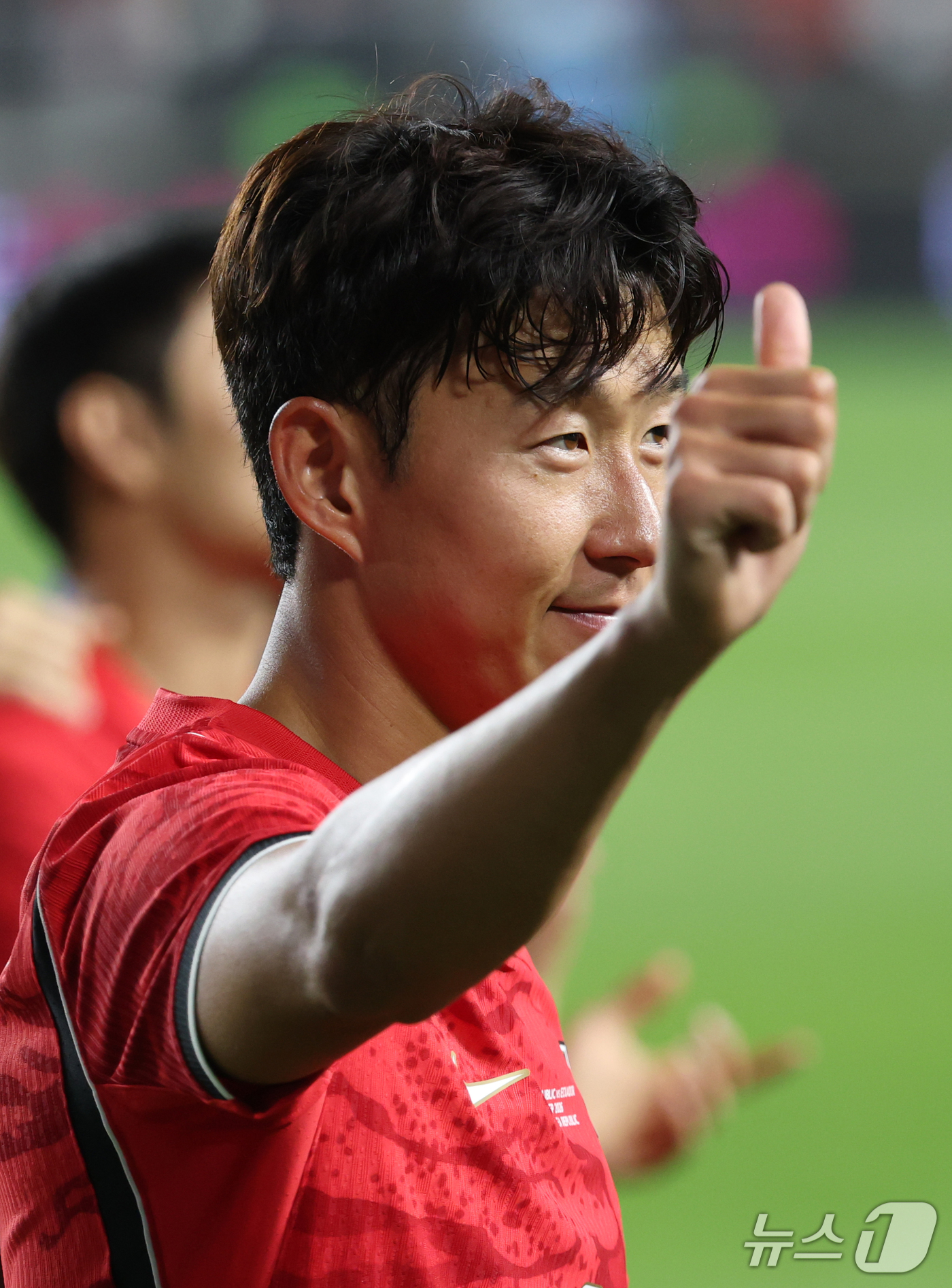 (수원=뉴스1) 김영운 기자 = 24일 경기 수원시 팔달구 수원월드컵경기장에서 열린 축구 국가대표 평가전 대한민국과 에콰도르의 경기, 축구대표팀이 3대0으로 승리했다. 손흥민이 관 …