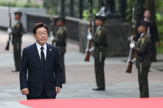애국영웅탑 찾은 이재명 대통령