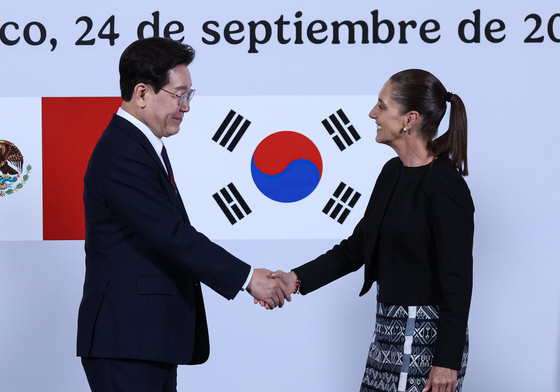 악수하는 한·멕시코 정상