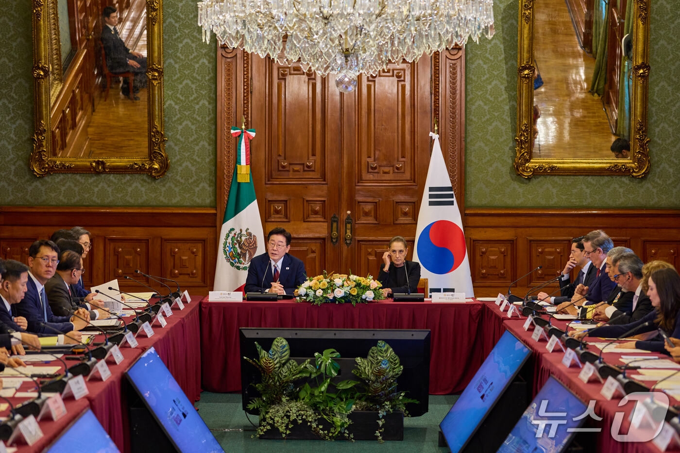 (멕시코시티=뉴스1) 허경 기자 = 이재명 대통령이 24일(현지시간) 멕시코 대통령궁에서 열린 한·멕시코 기업인 간담회에서 발언을 하고 있다. (공동취재) 2026.9.25/뉴스1 …