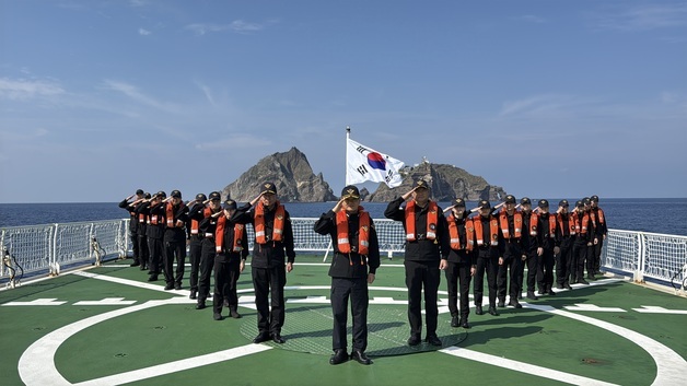 "고향 대신 독도 앞바다로"…추석에도 바다 지키는 동해해경