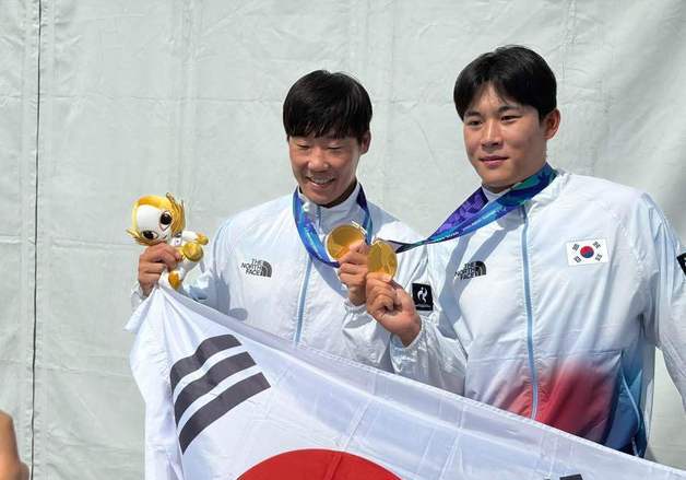 '조광희 파트너'에서 '카누 신성'으로… 김효빈, 데뷔전 2관왕[AG]