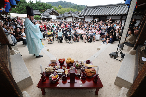 '전통 추석 차례상에 쏠린 관심'