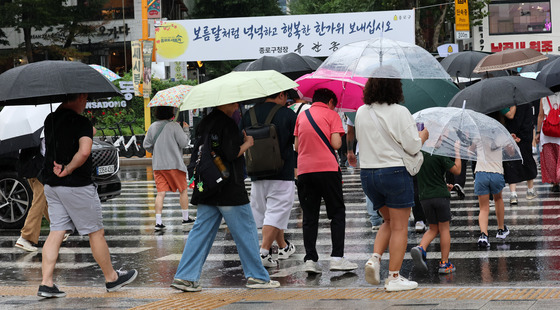 [오늘의 날씨] 울산(26일, 토)…낮까지 비, 낮 최고 24도