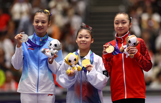 "목표는 금메달"…'133.8㎝' 황서현, 기계체조 역사 새로 썼다[AG]