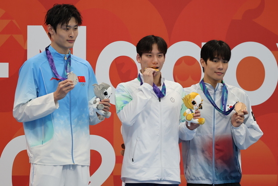 동메달 든 김민섭