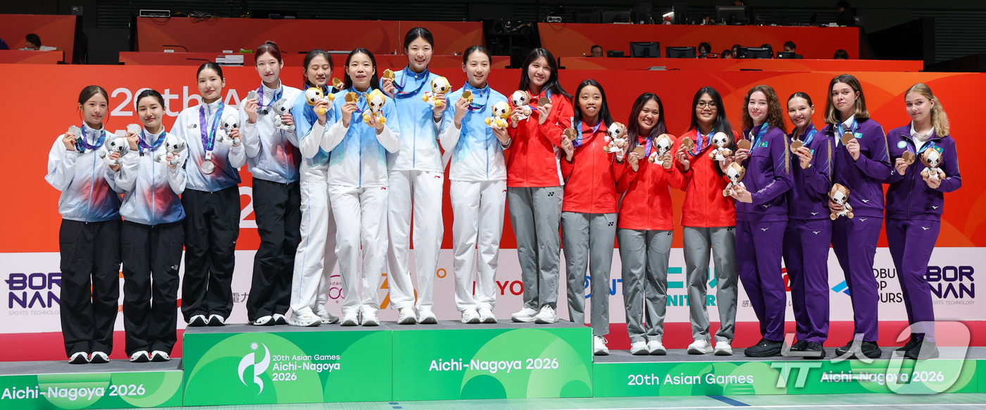 (도코나메=뉴스1) 안은나 기자 = 대한민국 양승혜, 이혜인, 송세라, 임태희가 25일 일본 아이치 스카이 엑스포홀에서 열린 2026 아이치·나고야 아시안게임 펜싱 여자 에페 단체 …