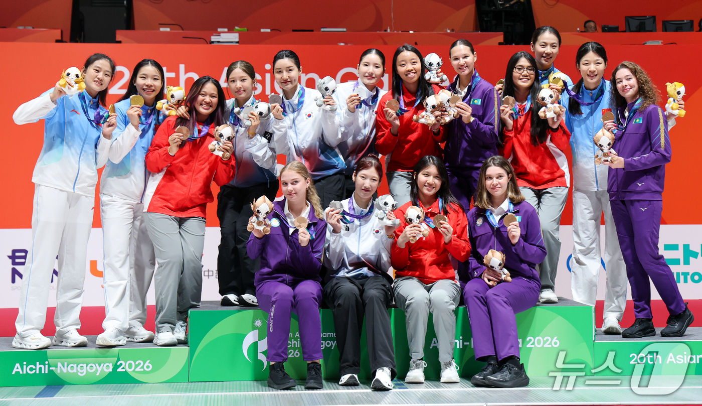 (도코나메=뉴스1) 안은나 기자 = 대한민국 양승혜, 이혜인, 송세라, 임태희가 25일 일본 아이치 스카이 엑스포홀에서 열린 2026 아이치·나고야 아시안게임 펜싱 여자 에페 단체 …