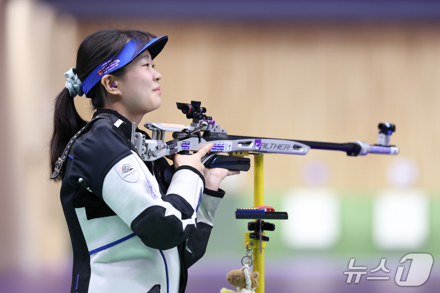 (도요타=뉴스1) 안은나 기자 = 대한민국 김지은이 26일 일본 아이치현 사격장에서 열린 2026 아이치·나고야 아시안게임 사격 여자 50m 소총 3자세 개인전 결선에서 동메달을 …