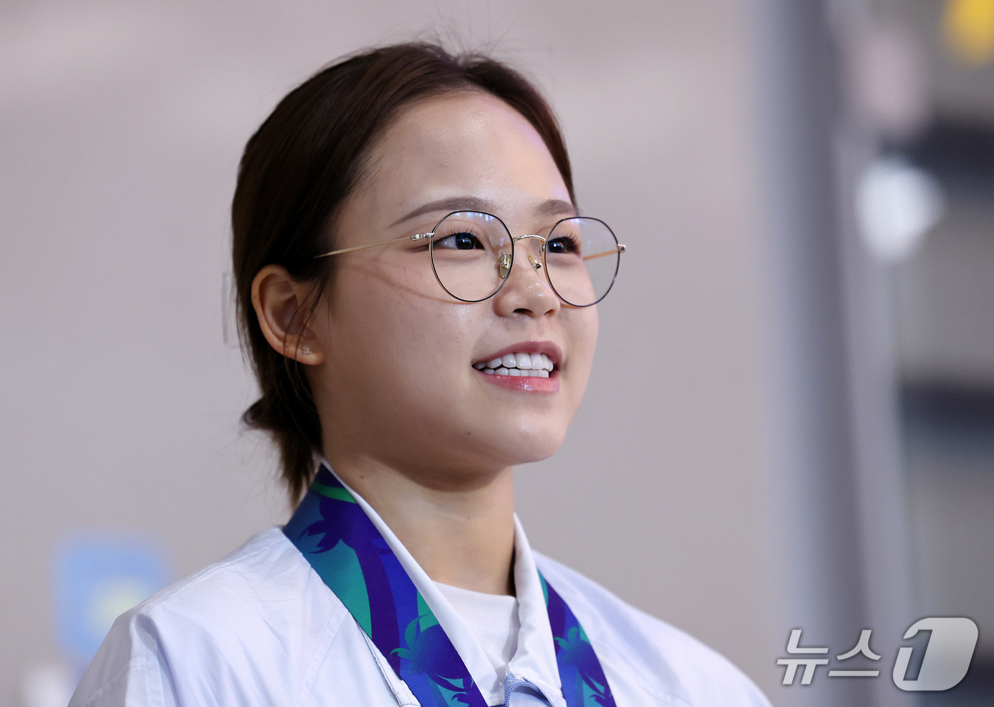 (인천공항=뉴스1) 박지혜 기자 = 2026 아이치·나고야 아시안게임에서 금메달을 획득한 기계체조 국가대표 여서정이 26일 오후 인천국제공항 제2여객터미널을 통해 귀국해 취재진 질 …