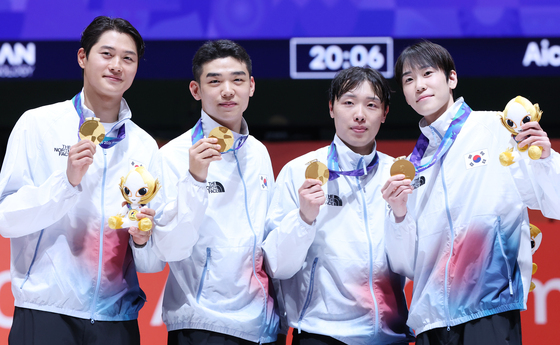 금메달 든 어펜저스