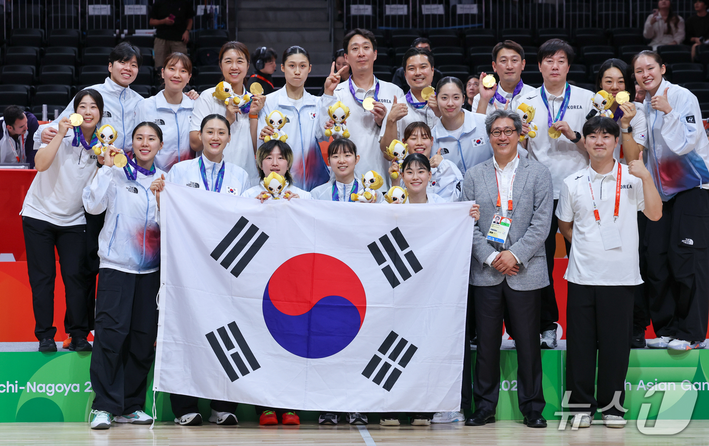 (나고야=뉴스1) 안은나 기자 = 대한민국 주장 강이슬을 비롯한 여자농구 대표팀이 26일 일본 나고야 아이치 인터내셔널 아레나에서 열린 2026 아이치·나고야 아시안게임 여자농구 …