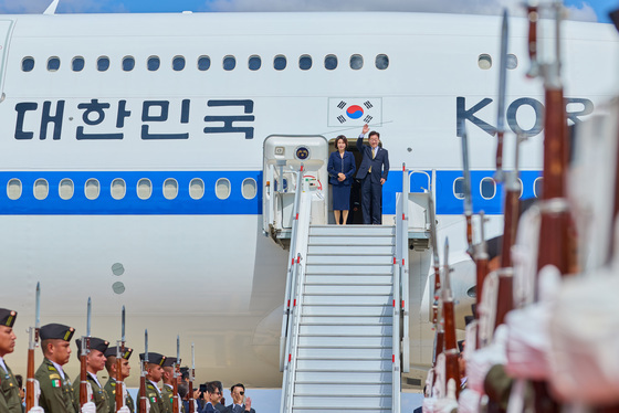 귀국길 나서는 이재명 대통령