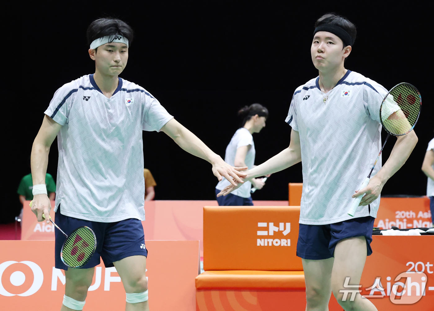 (이치노미야=뉴스1) 김민지 기자 = 대한민국 서승재와 김원호가 27일 일본 아이치현 이치노미야 종합체육관에서 열린 2026 아이치 나고야 아시안게임 배드민턴 남자 복식 8강에서 …