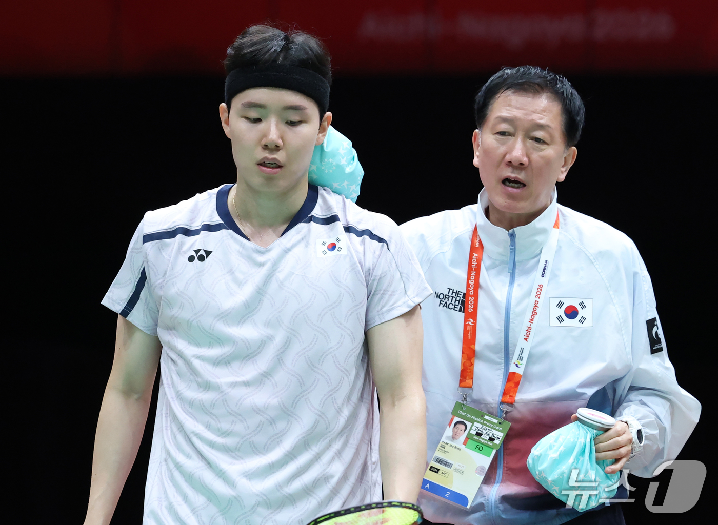 (이치노미야=뉴스1) 김민지 기자 = 박주봉 배드민턴 남자 대표팀 감독이 27일 일본 아이치현 이치노미야 종합체육관에서 열린 2026 아이치 나고야 아시안게임 배드민턴 남자 복식 …
