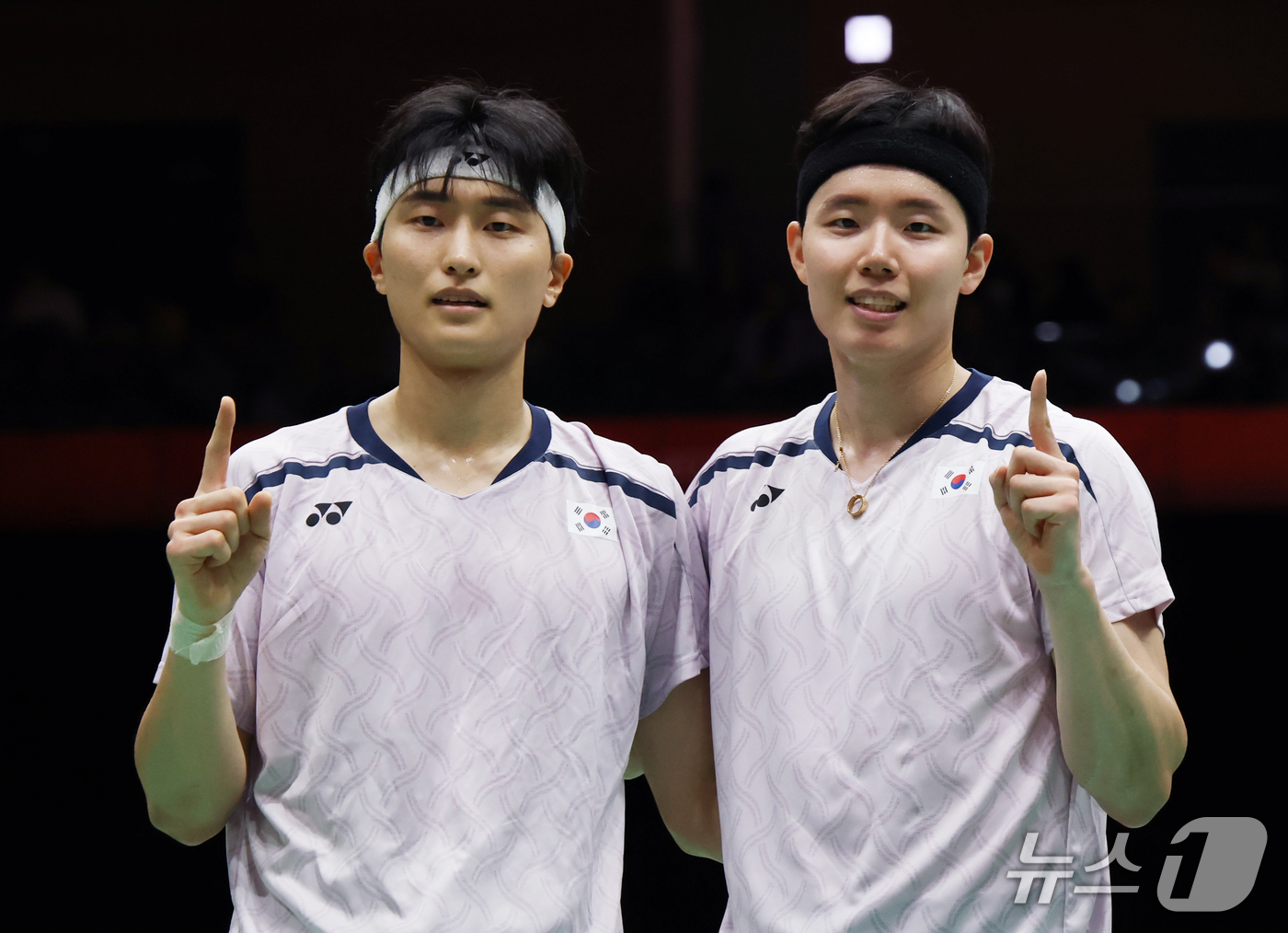 (이치노미야=뉴스1) 김민지 기자 = 대한민국 서승재와 김원호가 27일 일본 아이치현 이치노미야 종합체육관에서 열린 2026 아이치 나고야 아시안게임 배드민턴 남자 복식 8강에서 …