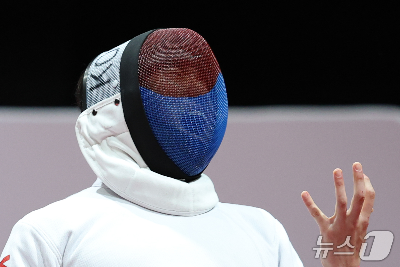 (도코나메=뉴스1) 안은나 기자 = 대한민국 박상영이 27일 일본 아이치 스카이 엑스포에서 열린 2026 아이치·나고야 아시안게임 펜싱 남자 에페 단체전 8강전 중국과의 경기에서 …