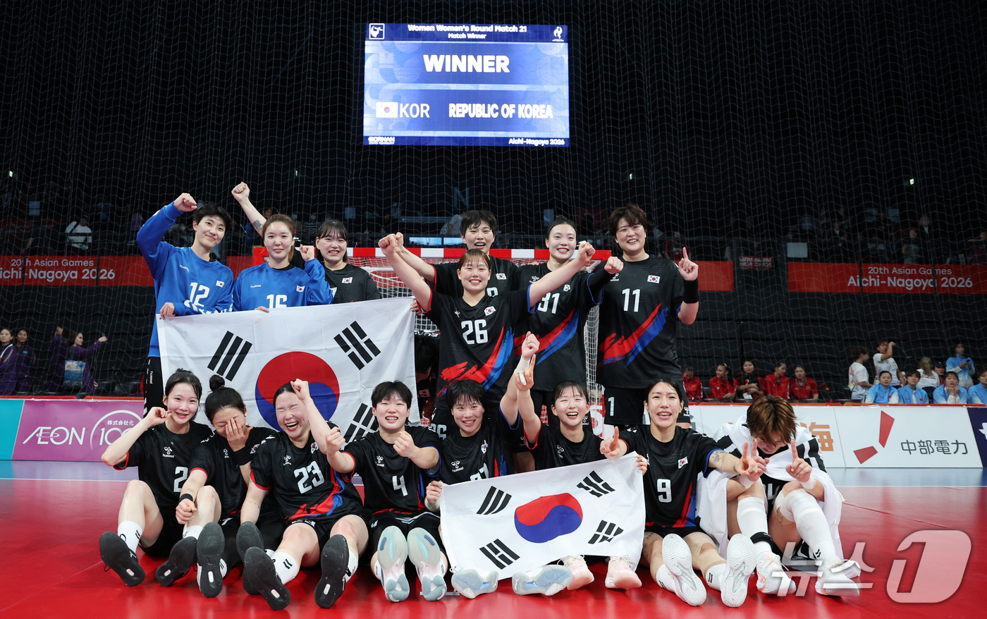 (이나자와=뉴스1) 안은나 기자 = 대한민국 선수들이 27일 일본 아이치현 이나자와시 엔트리오(ENTRIO)에서 열린 2026 아이치·나고야 아시안게임 핸드볼 라운드로빈 21 일본 …