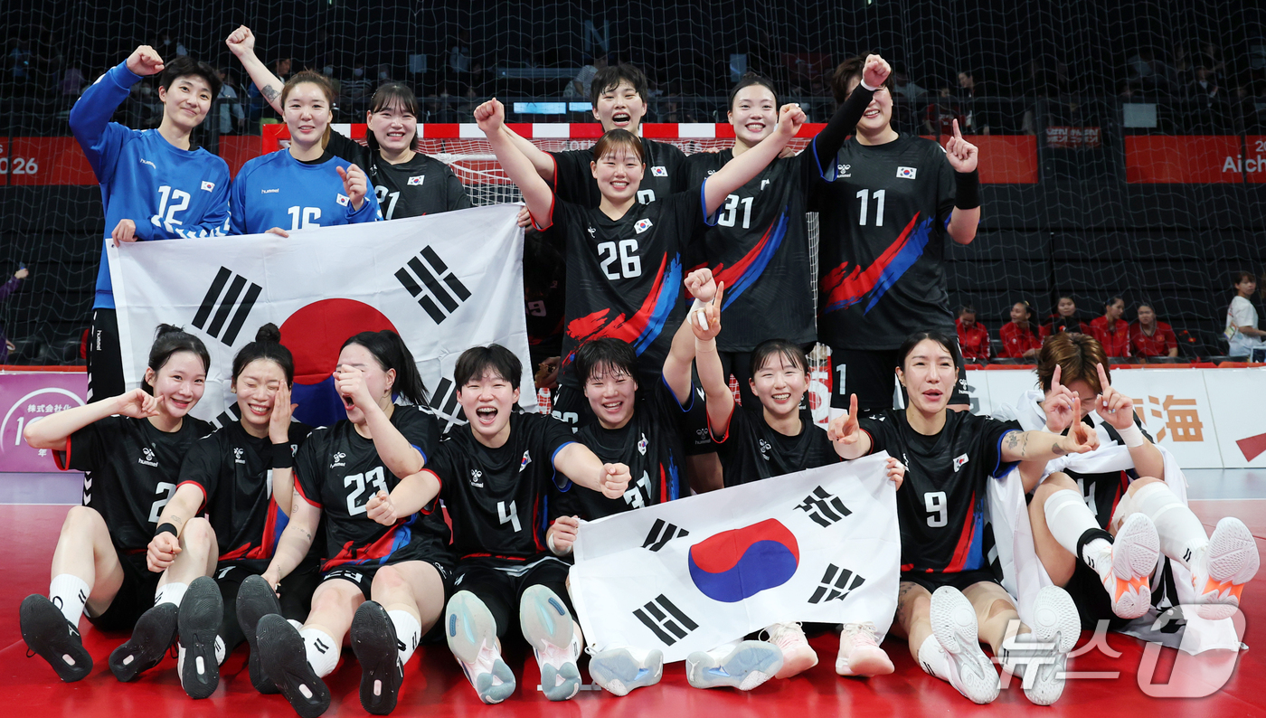 (이나자와=뉴스1) 안은나 기자 = 27일 일본 아이치현 이나자와시 엔트리오(ENTRIO)에서 열린 2026 아이치·나고야 아시안게임 핸드볼 라운드로빈 21 일본과의 경기에서 승리 …