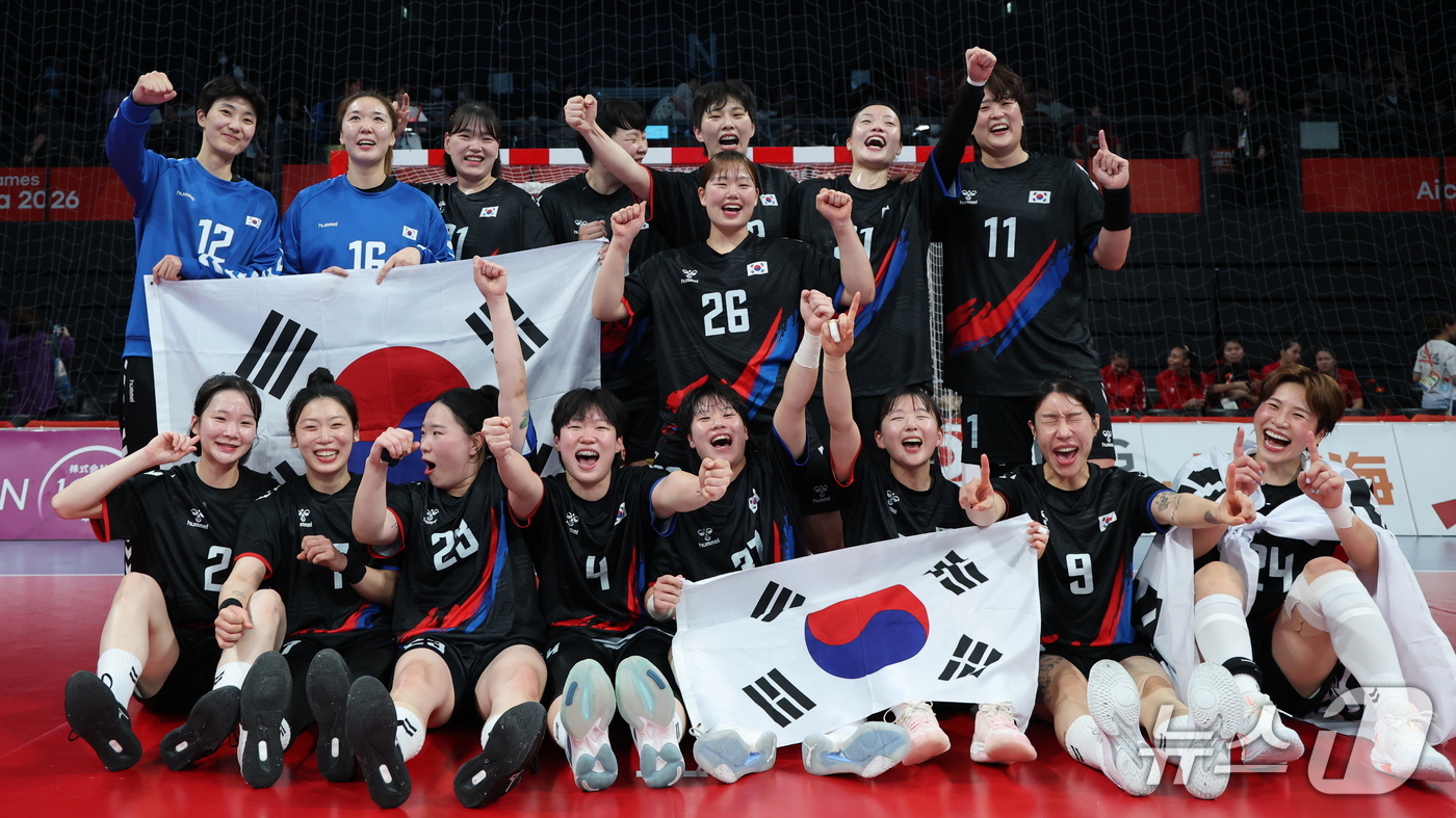 (이나자와=뉴스1) 안은나 기자 = 27일 일본 아이치현 이나자와시 엔트리오(ENTRIO)에서 열린 2026 아이치·나고야 아시안게임 핸드볼 라운드로빈 21 일본과의 경기에서 승리 …