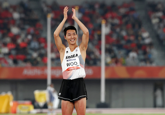 우상혁의 아쉬운 '금빛 점프'…2m22로 동메달 획득[AG]