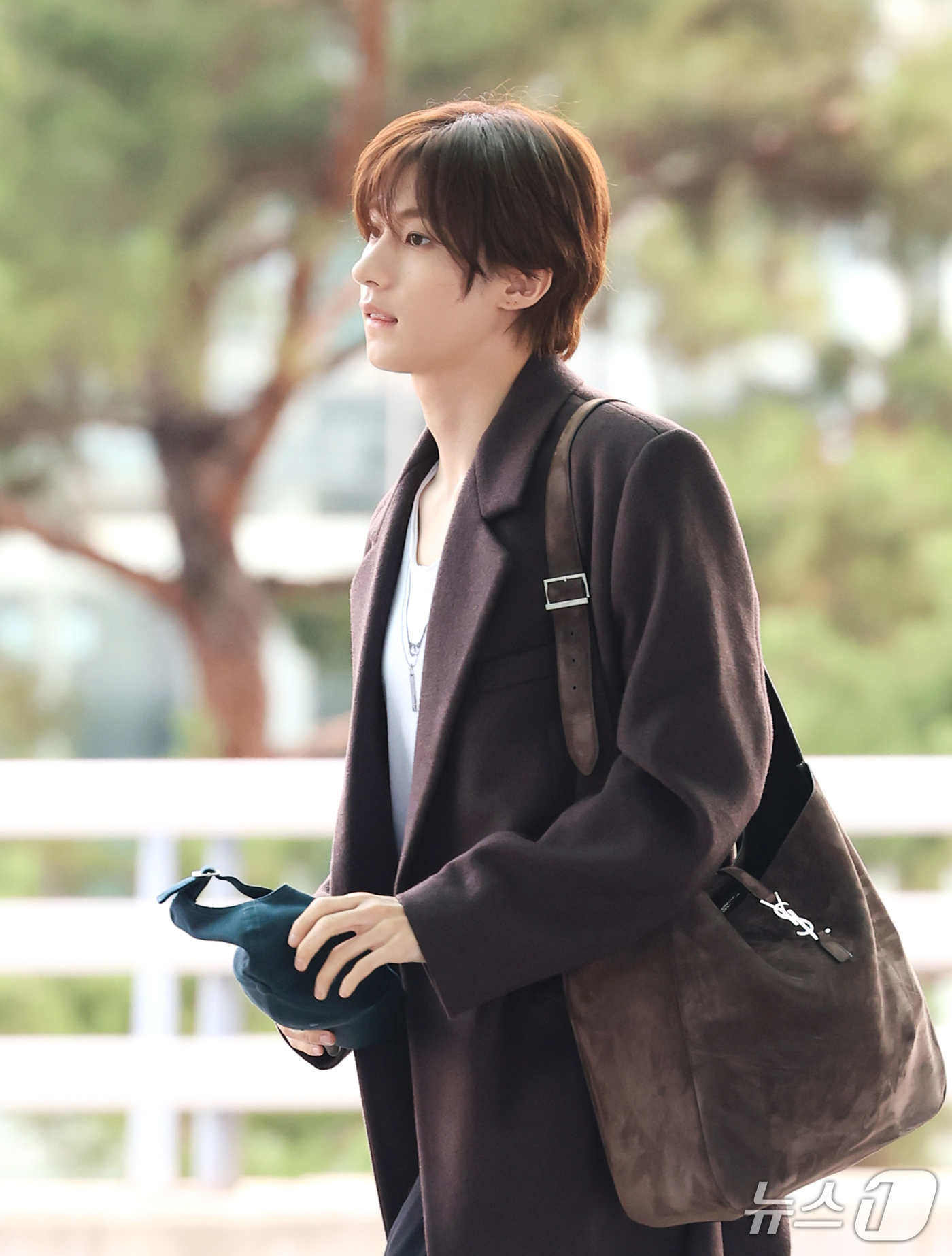 (인천공항=뉴스1) 권현진 기자 = 라이즈 앤톤이 해외 일정을 위해 28일 인천국제공항을 통해 프랑스 파리로 출국하고 있다. 2026.9.28/뉴스1