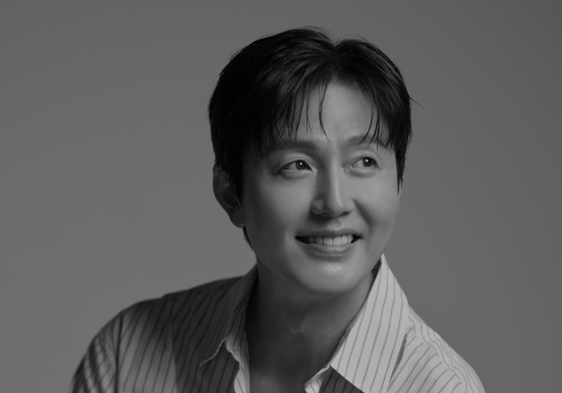 이정진, 유아인·손현주 소속사로…빌리언스 전속계약