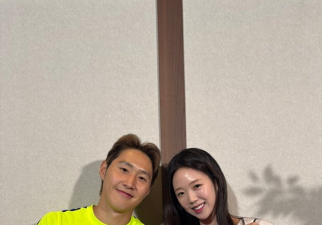 지예은, 이강인 만나 인증샷…♥바타도 질투할 다정함 [N샷]