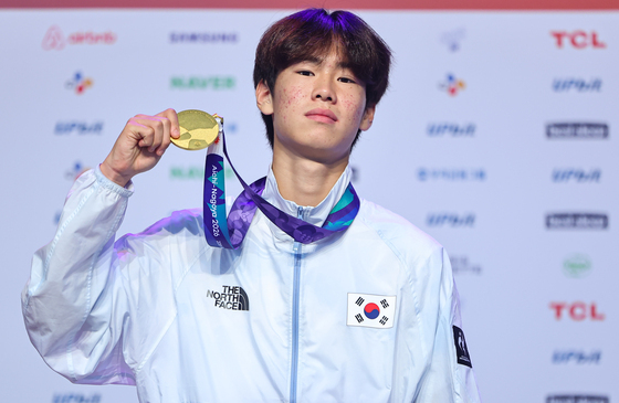 스케이트보드 강준이  '자랑스러운 금메달 들고'