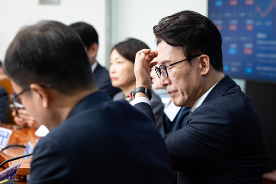 고민 많은 김민석 대표