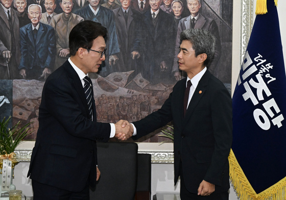 "음모론 중단" "은폐면 탄핵"…여야 '지뢰' 공방 격화(종합)