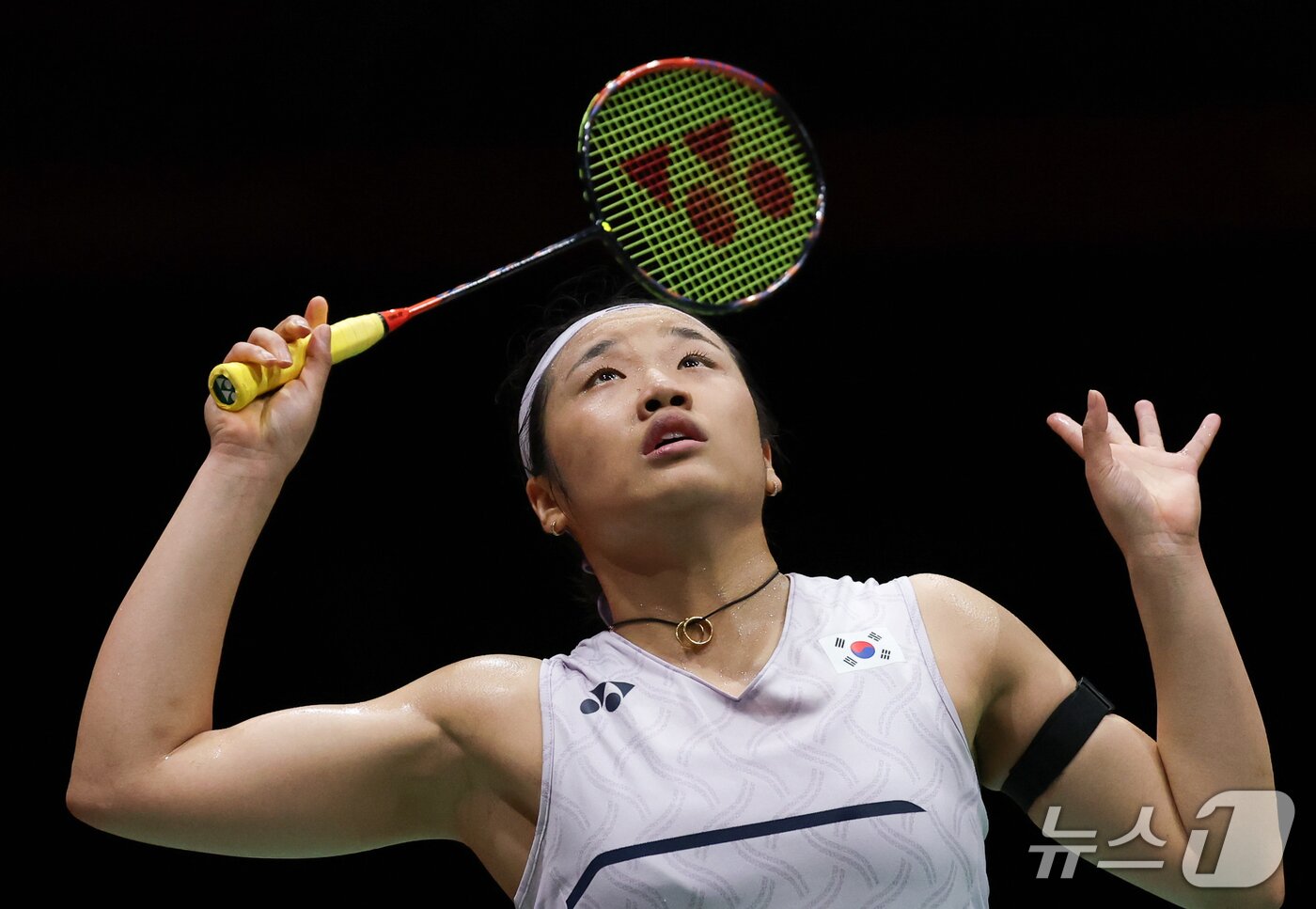 본문 이미지 - 대한민국 안세영이 28일 일본 이치노미야 시립체육관에서 열린 2026 아이치·나고야 아시안게임 배드민턴 여자 단식 준결승전에서 중국의 천위페이와 맞대결을 펼치고 있다. 2026.9.28 ⓒ 뉴스1 안은나 기자