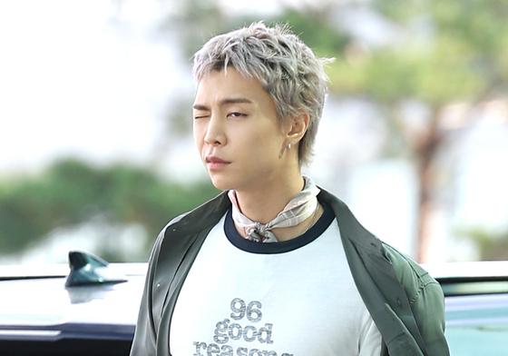 쟈니, 아직 잠이 덜 깼어요