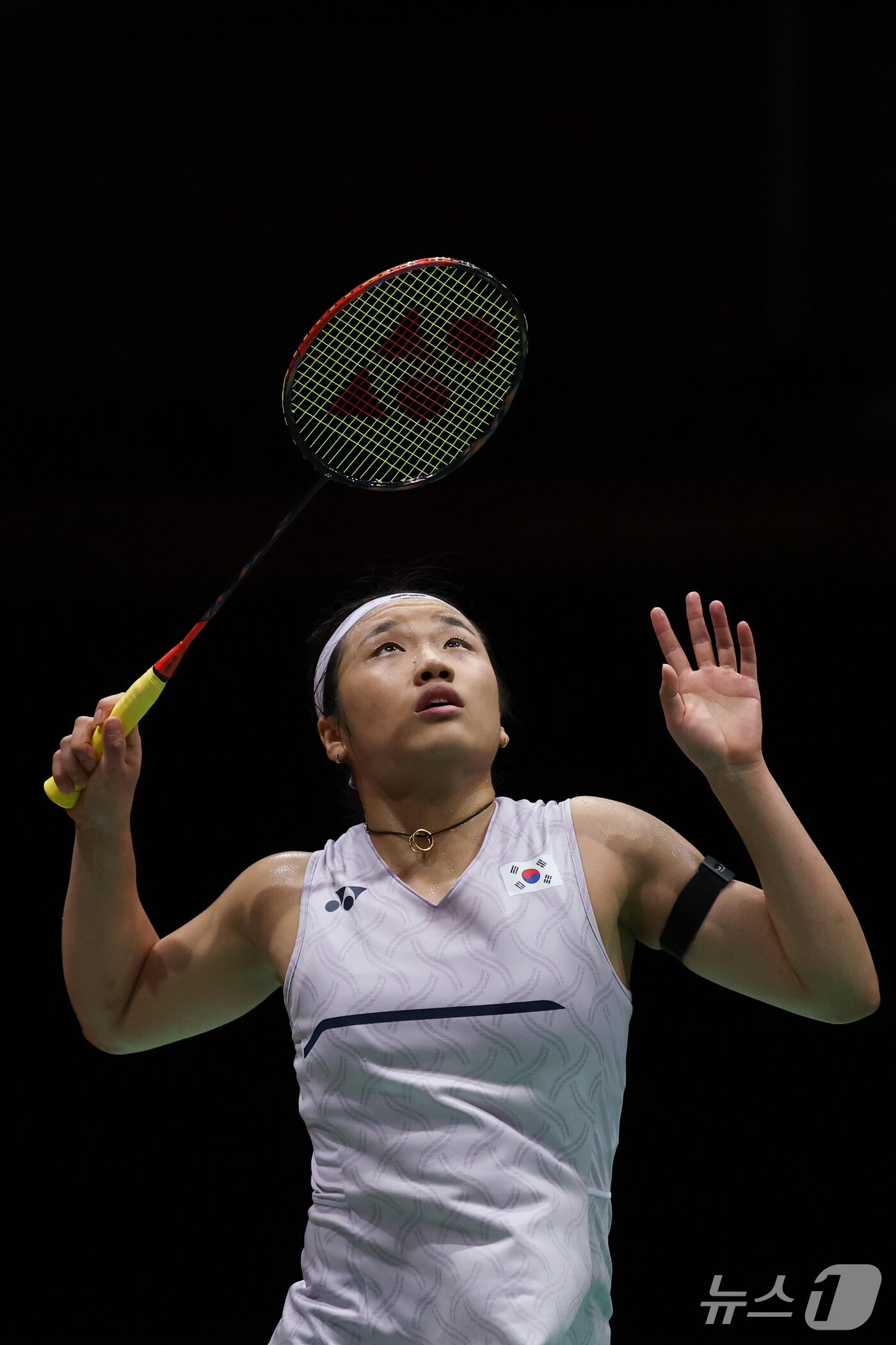 본문 이미지 - 대한민국 안세영이 28일 일본 이치노미야 시립체육관에서 열린 2026 아이치·나고야 아시안게임 배드민턴 여자 단식 준결승전에서 중국의 천위페이와 맞대결을 펼치고 있다. 2026.9.28 ⓒ 뉴스1 안은나 기자
